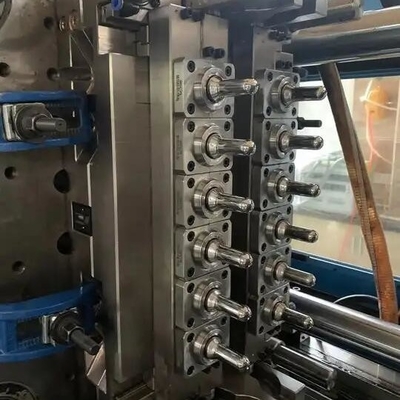 Las piezas del molde de inyección de preforma de plástico PET a medida Abs/Pp/Pc/Pa66/Pvc
