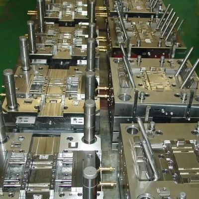 Molde de inyección de plástico Producto 3C S136 Alta Precisión
