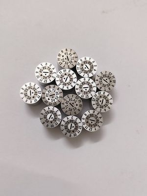 Estampillas de fecha de tamaño personalizado de 3 niveles - Pinos de marcado de moho de acero inoxidable SUS420