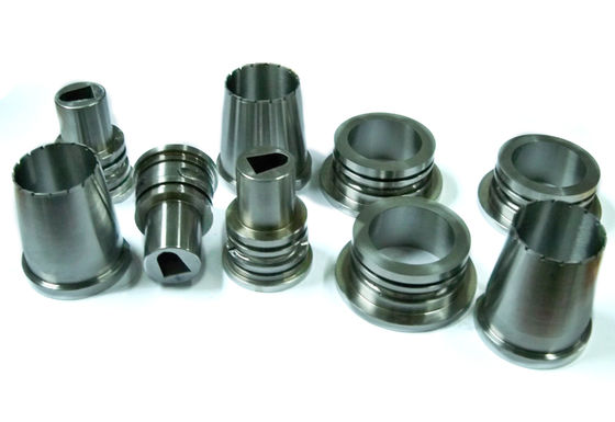 Núcleo de molde de alta tolerancia y bloques de cavidades.