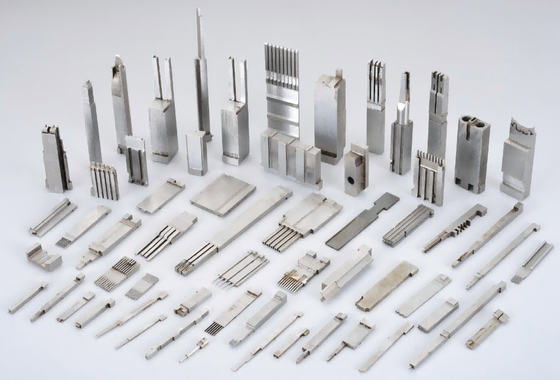 Componente de molde de conector de alta precisión está hecho de acero de molde 1.2312