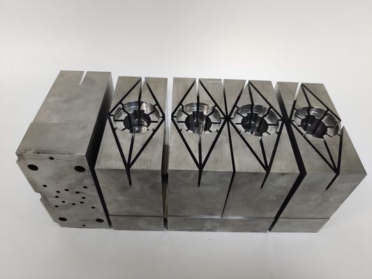 H13 (1.2344) Núcleos de molde de precisión Insertores endurecidos para herramientas de inyección