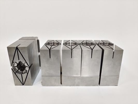 H13 (1.2344) Núcleos de molde de precisión Insertores endurecidos para herramientas de inyección